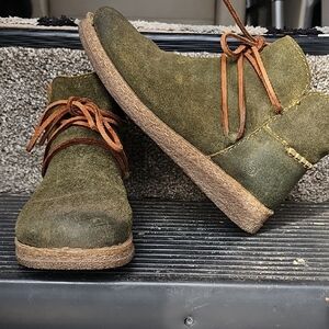 Women's Born Ankle Olive Booties EUC Size 8